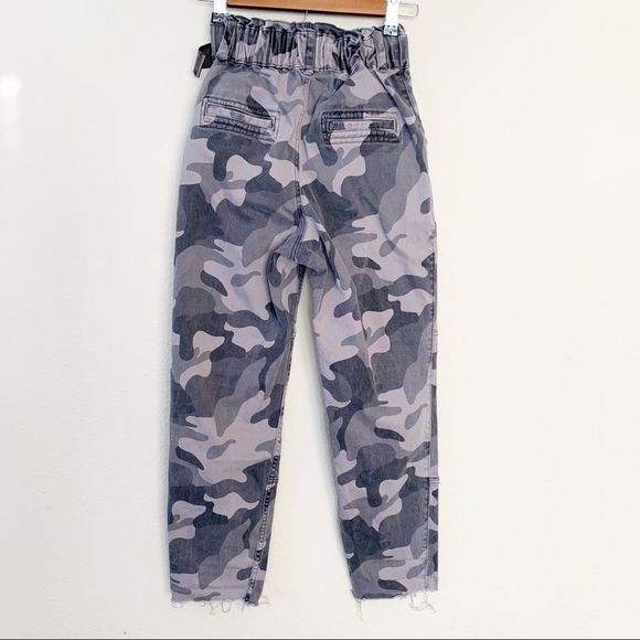Hollister Ultra High Rise Camo Utility Cargo Pants - Picture 3 of 7